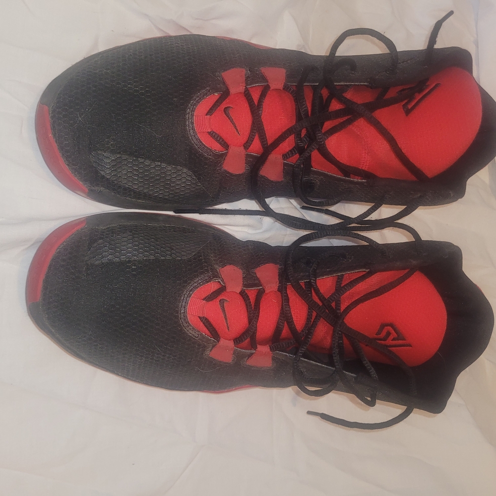 Nike Freaks Dynamic Black and Red Men's Athletic Sneakers